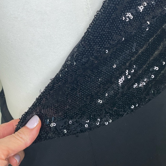 Halston Lacey Gown, 12 - Picture 9 of 17